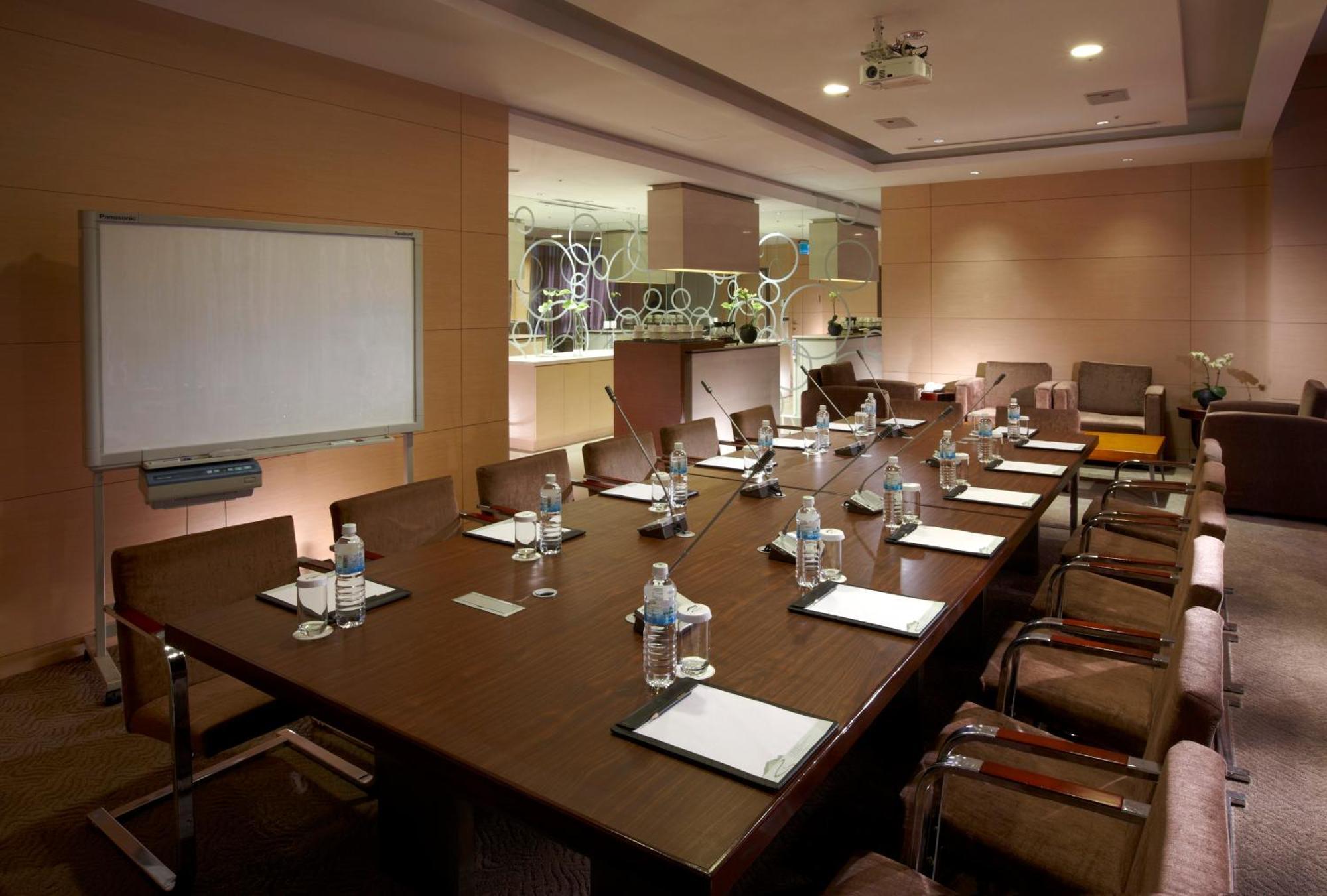 Evergreen Resort Hotel - Jiaosi Jiaoxi Bagian luar foto Meeting room