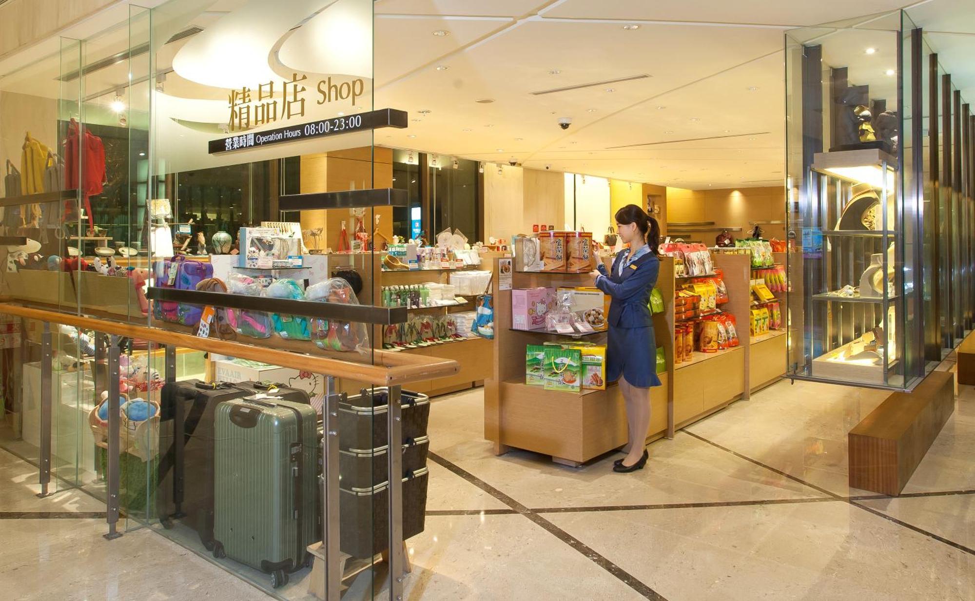 Evergreen Resort Hotel - Jiaosi Jiaoxi Bagian luar foto A shop at Hong Kong International Airport