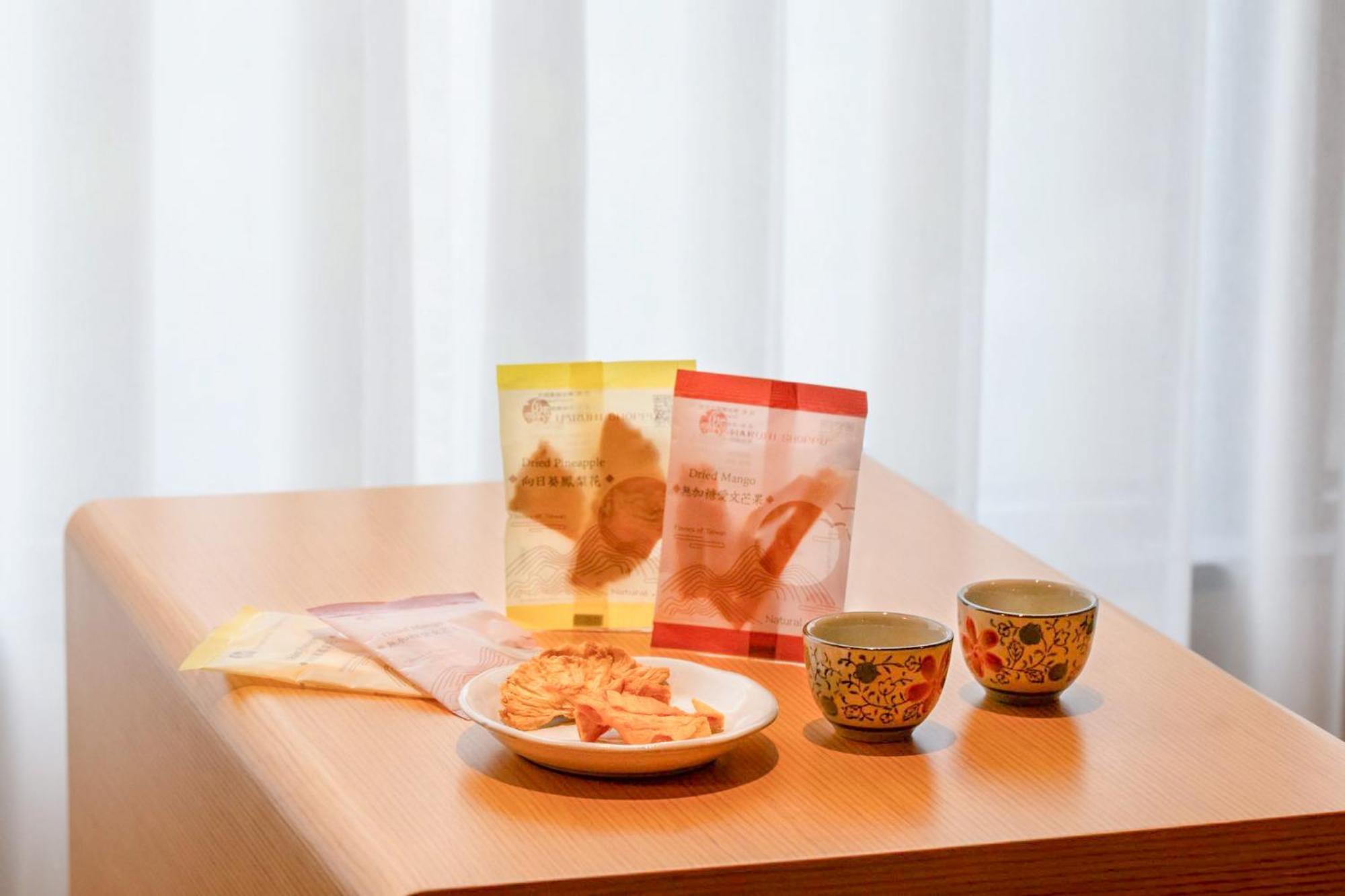 Evergreen Resort Hotel - Jiaosi Jiaoxi Bagian luar foto A Japanese snack